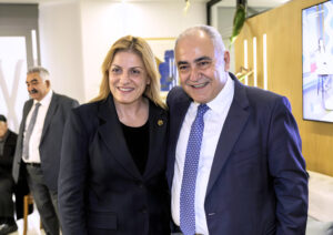 Ευχές στον Πρόεδρο του ΕΕΑ Γιάννη Χατζηθεοδοσίου για την ονομαστική του εορτή